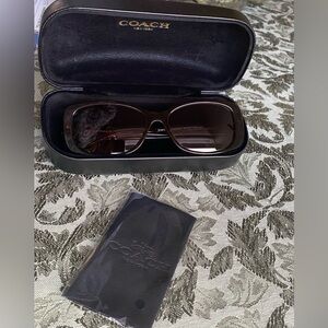 New Coach Brown Tortoise Sunglasses with Case and Cloth HC8168